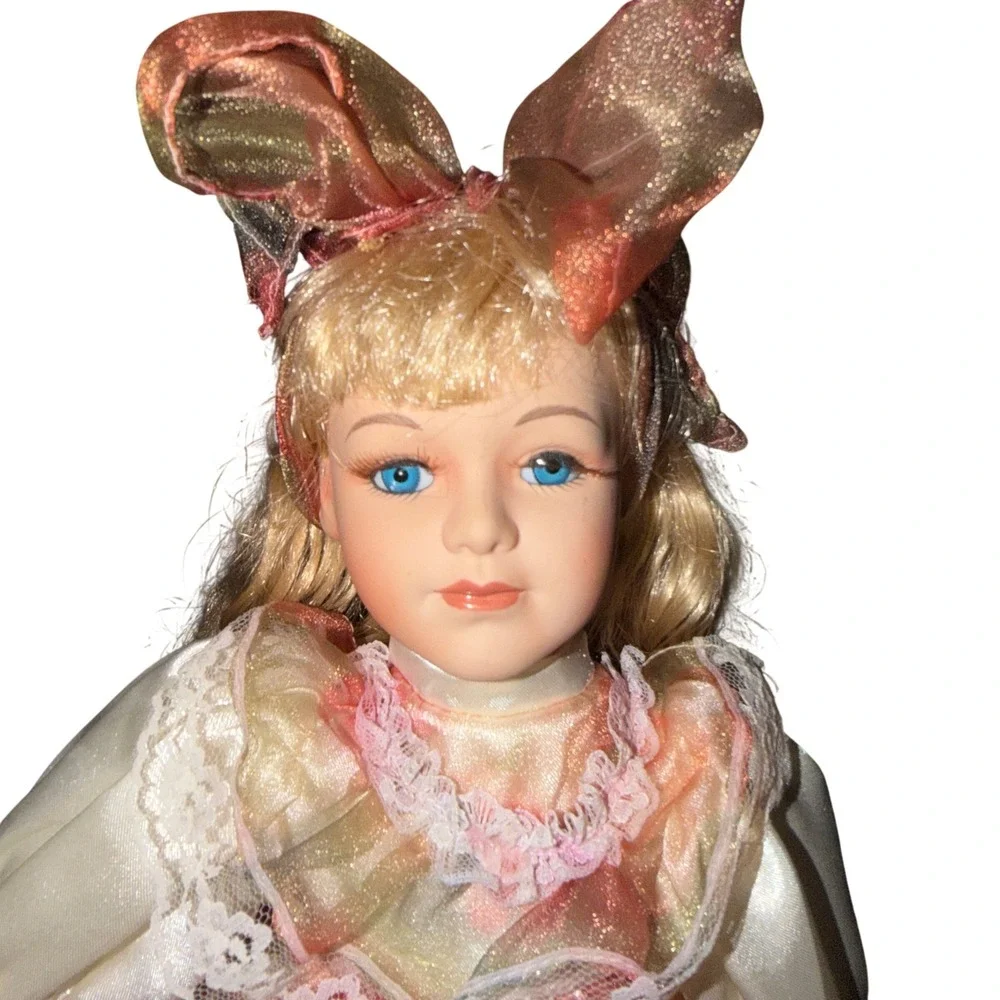 Collectible Memories Allison Porcelain Doll 18